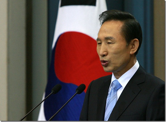 South Korean President Lee Myung Bak Apologies PQZbJ4V5Fo8l